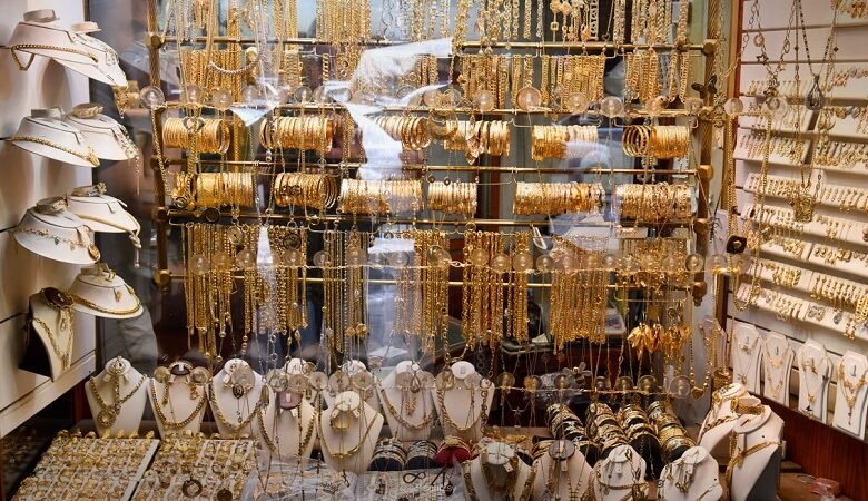 لماذا ارتفع الذهب عالمياً.. وكيف ينعكس على السوريين؟