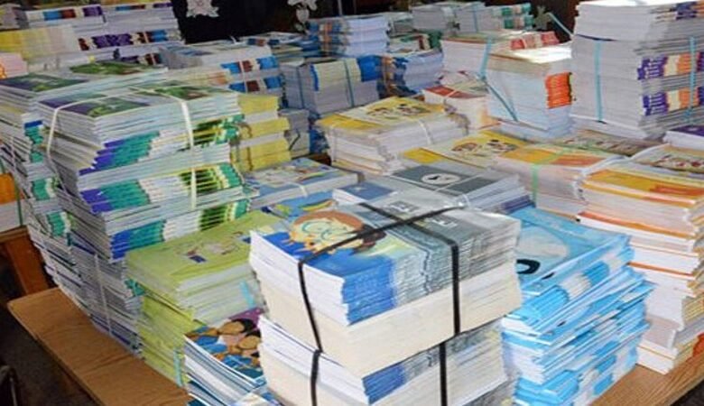 نقص الكتب المدرسية يفاقم معاناة الطلاب في سوريا 1 نقص الكتب المدرسية يفاقم معاناة الطلاب في سوريا