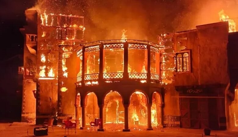 حريق يلتهم موقع تصوير مسلسل "النويلاتي".. والخسائر مليون دولار! 1 حريق يلتهم موقع تصوير مسلسل "النويلاتي".. والخسائر مليون دولار!