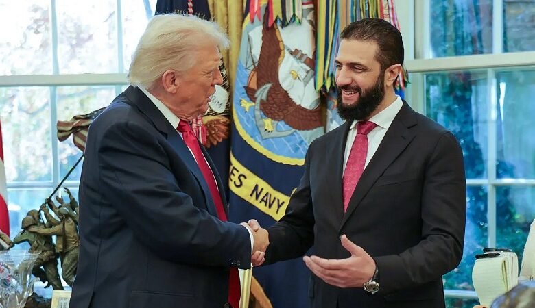 الشرع وترامب.. مصافحة تفتح العالم أمام سوريا 1 الشرع وترامب.. مصافحة تفتح العالم أمام سوريا