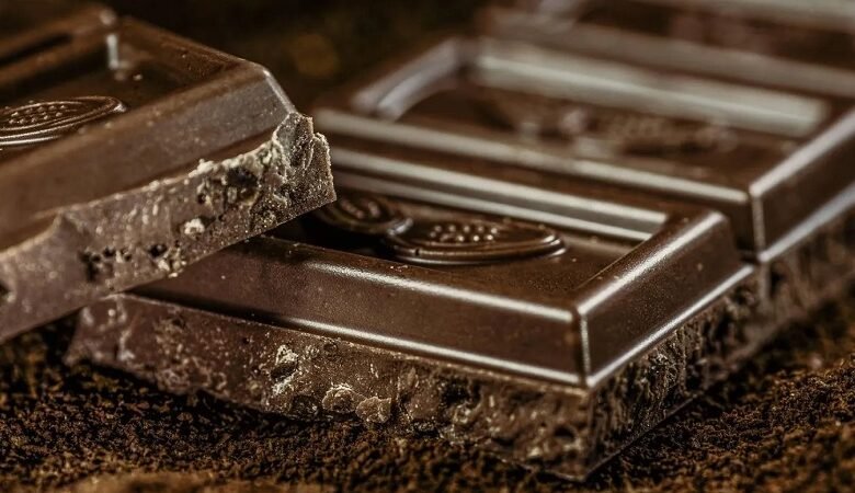 8 أطعمة تعزّز المزاج وتدعم صحتك النفسية