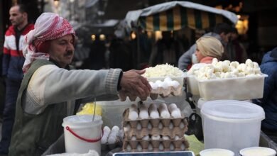 كرة تضخّم متدحرجة.. الغلاء يأكل زيادات الرواتب!