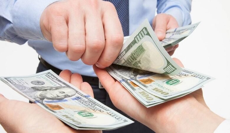 الحقيقة الصادمة.. هل تخبر أصدقاءك عن قيمة راتبك؟ 1 الحقيقة الصادمة.. هل تخبر أصدقاءك عن قيمة راتبك؟