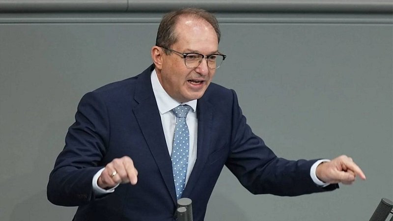 وزير الداخلية الألماني: تكثيف ترحيل مرتكبي الجرائم الأفغان والسوريين 2 4992309