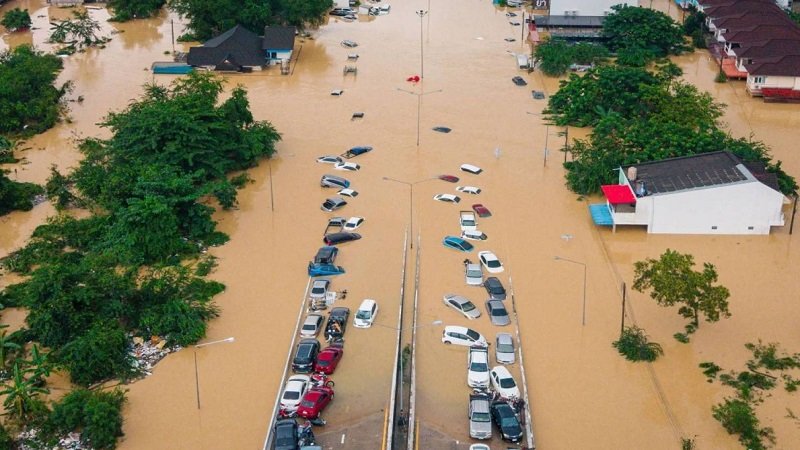 ارتفاع حصيلة الفيضانات في سريلانكا إلى 334 قتيلاً 2 4993755