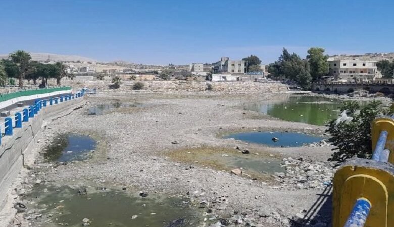 للمرة الأولى في التاريخ... نهر العاصي يجف بالكامل في سوريا