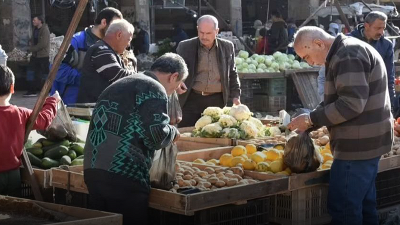 غلاء يلتهم القدرة الشرائية.. حلب تستقبل الشتاء بأعباء مضاعفة! 2 IMG 20251124 145310 320