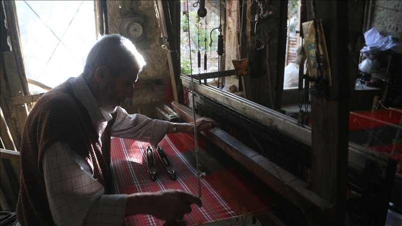 thumbs b c cb11b218ecc73e35b226755329a48978