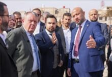 وزير خارجية الدنمارك يتفقد الدمار بحي تشرين في دمشق
