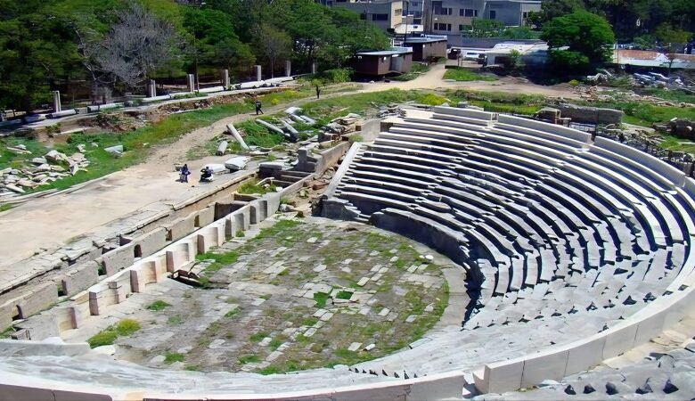 مدرج جبلة الروماني.. شاهد على حضارة ألفي عام