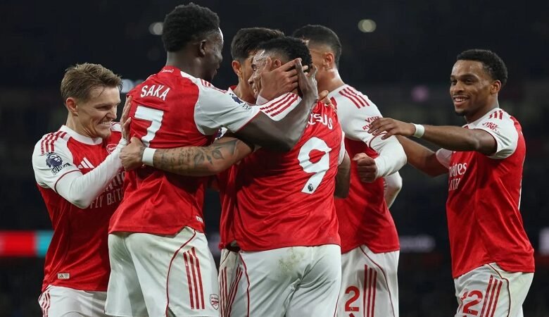 آرسنال يصعق ولفرهامبتون ويبتعد بصدارة الدوري الإنكليزي