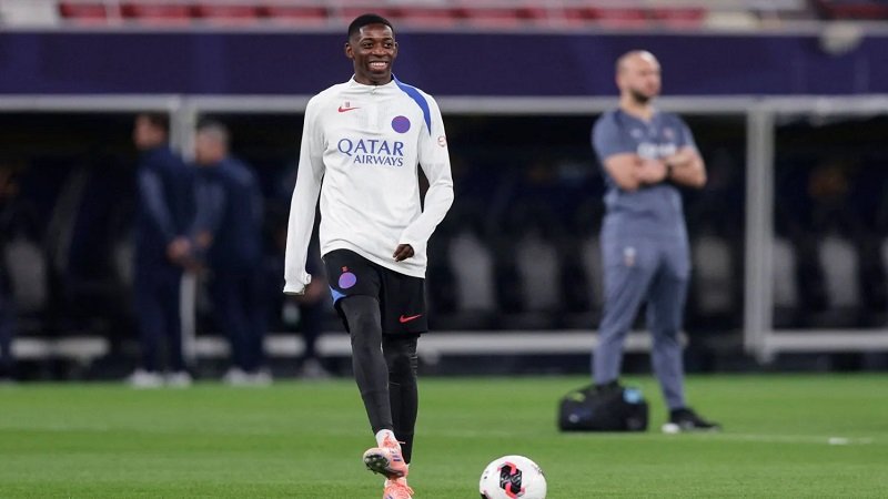 ديمبلي يفوز بجائزة أفضل لاعب في العالم 2025 2 1308709