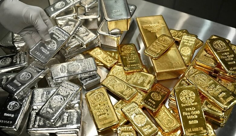 الفضة تكسر حاجز الـ 75 دولاراً والذهب يواصل اختراق القمم