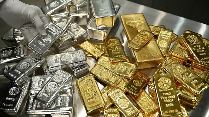 الفضة تكسر حاجز الـ 75 دولاراً والذهب يواصل اختراق القمم 2 1319050