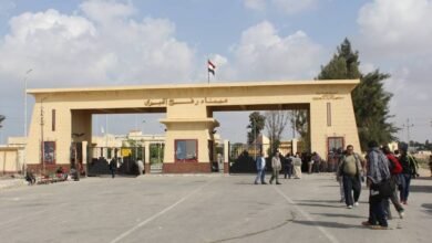 مصر تنفي التنسيق مع إسرائيل لفتح معبر رفح