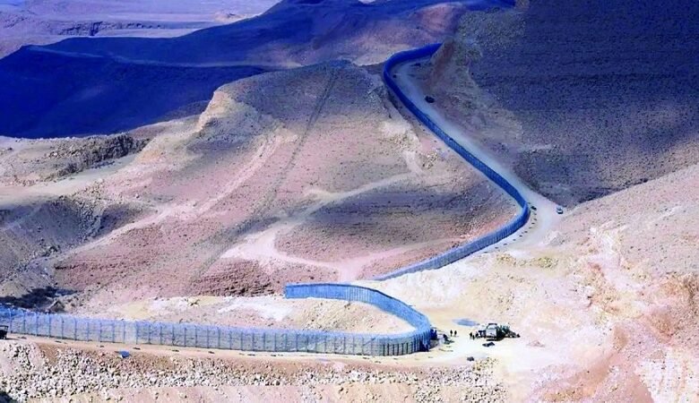 بكلفة 1.7 مليار دولار.. إسرائيل تبدأ بناء جدار ​​مع الأردن