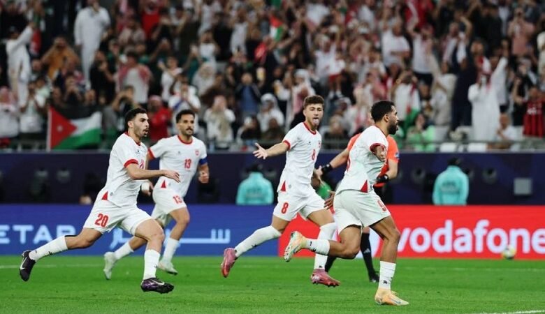الأردن يتخطى العراق ويتأهل إلى نصف نهائي كأس العرب 1 الأردن يتخطى العراق ويتأهل إلى نصف نهائي كأس العرب