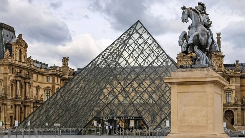 بعد فضيحة السرقة.. اللوفر مغلق حتى إشعار آخر 2 5010010