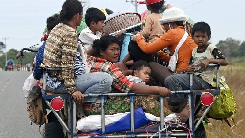 500 ألف شخص يهربون جراء المواجهات بين كمبوديا وتايلاند 2 7496622