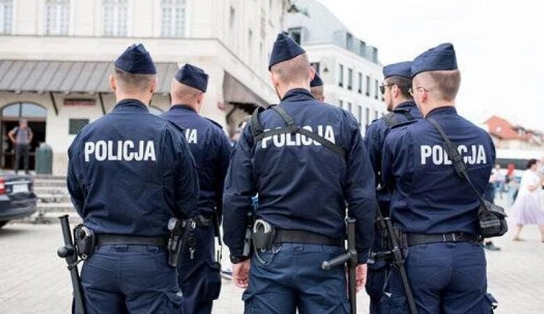 بولندا تحبط مخططاً لهجوم إرهابي على سوق لأعياد الميلاد