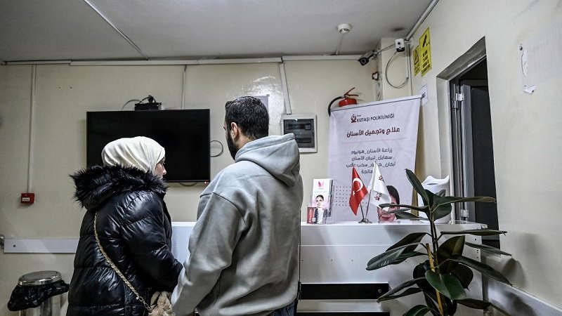 تركيا تلغي العلاج المجاني للسوريين أصحاب الحماية المؤقتة 2 GettyImages 2187909645