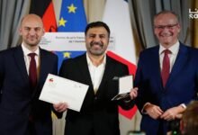 "قيصر" يفوز بالجائزة الفرنسية الألمانية لحقوق الإنسان 17 "قيصر" يفوز بالجائزة الفرنسية الألمانية لحقوق الإنسان