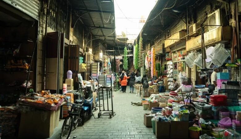 غلاء في سوق العصرونية.. هل يفقد الدمشقيون وجهتهم التقليدية للتسوق؟