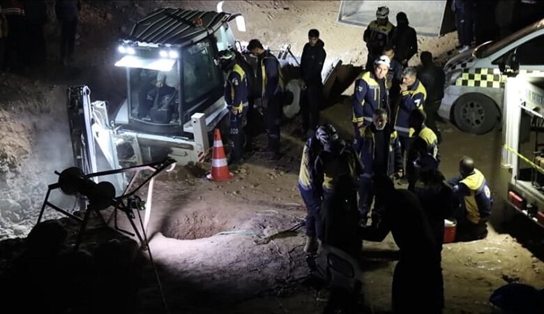 سباق لإنقاذ طفلة بعد سقوطها داخل بئر بإدلب 1 سباق لإنقاذ طفلة بعد سقوطها داخل بئر بإدلب