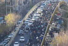 توسع احتجاجات إيران... وخامنئي يشدد على «تركيع العدو» 17 توسع احتجاجات إيران... وخامنئي يشدد على «تركيع العدو»