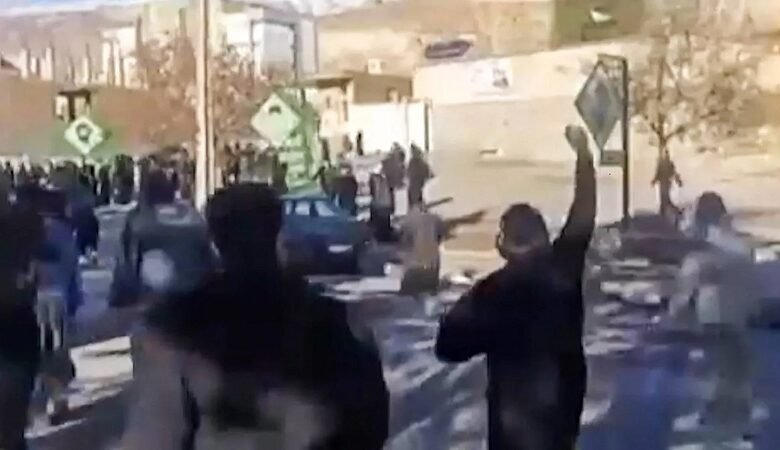 إيران تشدد قبضتها لتطويق الاحتجاجات 1 إيران تشدد قبضتها لتطويق الاحتجاجات
