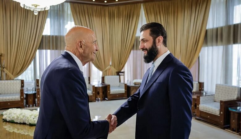 الشرع يستقبل المبعوث الأميركي ويؤكد على وحدة سوريا