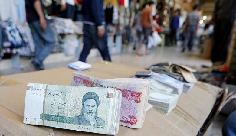 انهيار تاريخي.. الريال الإيراني يهوي إلى 1.5 مليون مقابل الدولار