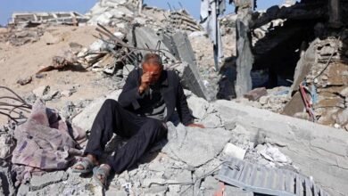 إسرائيل تنتهك وقف إطلاق النار في غزة بقتل 28 فلسطينياً