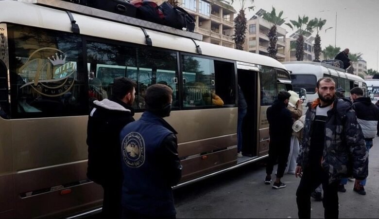 إخلاء السكن الجامعي بجامعة حلب بعد استهدافه بقذائف قسد 1 إخلاء السكن الجامعي بجامعة حلب بعد استهدافه بقذائف قسد