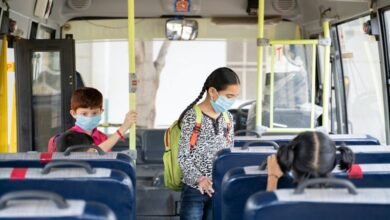 التعليم في حلب.. كيف اتسعت الفجوة بين الأهالي والمدارس الحكومية؟ 14 social distancing schoolbus 1024x590 1