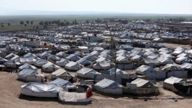 سوريا تبدأ إجلاء سكان مخيم «الهول» إلى آخر في حلب