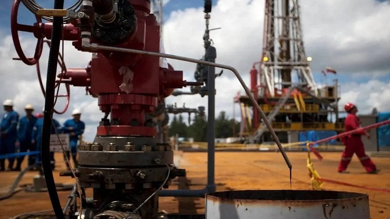 ترامب: أميركا تلقت أكثر من 80 مليون برميل من النفط الفنزويلي 2 1410038