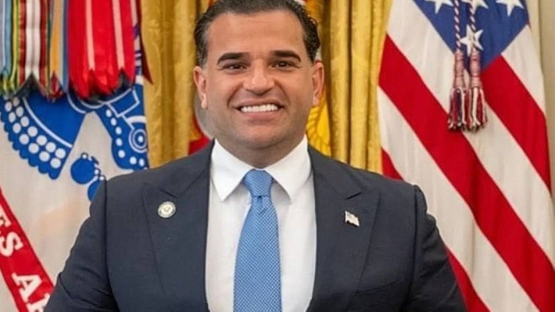 هل تمت الإطاحة بالمبعوث الأمريكي إلى العراق قبل أن يبدأ مهامه؟ 2 5064047