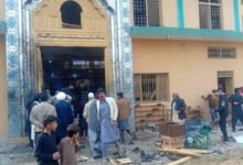 30 قتيلاً و90 جريحاً إثر انفجار في مسجد بإسلام أباد 
