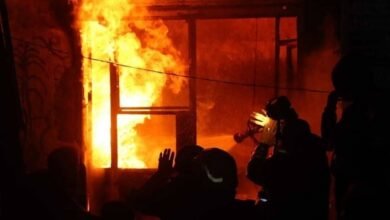مقتل وإصابة 15 شخصاً جراء حريق في مدينة حمص 12 مقتل وإصابة 15 شخصاً جراء حريق في مدينة حمص