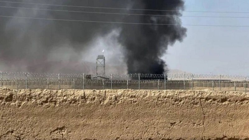 باكستان وأفغانستان تتبادلان إطلاق النار بعد غارات جوية 2 7716438