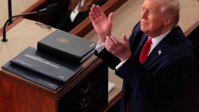 ترامب يطلب من المحكمة العليا إنهاء الحماية للمهاجرين السوريين