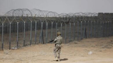العراق يتجه لافتتاح منفذي الوليد وربيعة الحدوديين مع سوريا 13 العراق يتجه لافتتاح منفذي الوليد وربيعة الحدوديين مع سوريا
