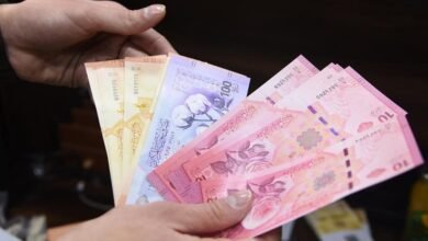كيف يمكن تسريع انتشار العملة الجديدة في الأسواق السورية؟ 15 كيف يمكن تسريع انتشار العملة الجديدة في الأسواق السورية؟