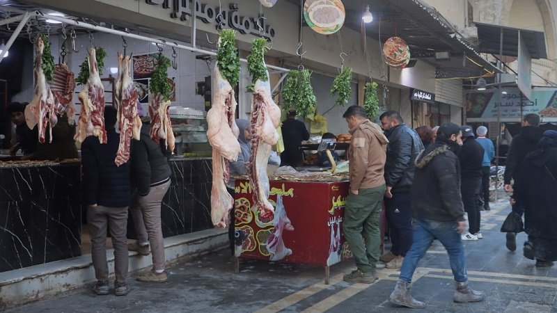 كيف يدير السوريون ميزانيتهم خلال رمضان في ظل ضغوط الإنفاق اليومي؟