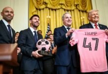 ترامب يستقبل ميسي وإنتر ميامي في البيت الأبيض 17 ترامب يستقبل ميسي وإنتر ميامي في البيت الأبيض