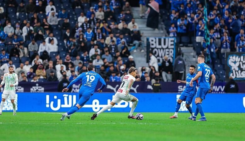 الدوريات الخليجية تواصل منافساتها الكروية بثبات 1 الدوريات الخليجية تواصل منافساتها الكروية بثبات