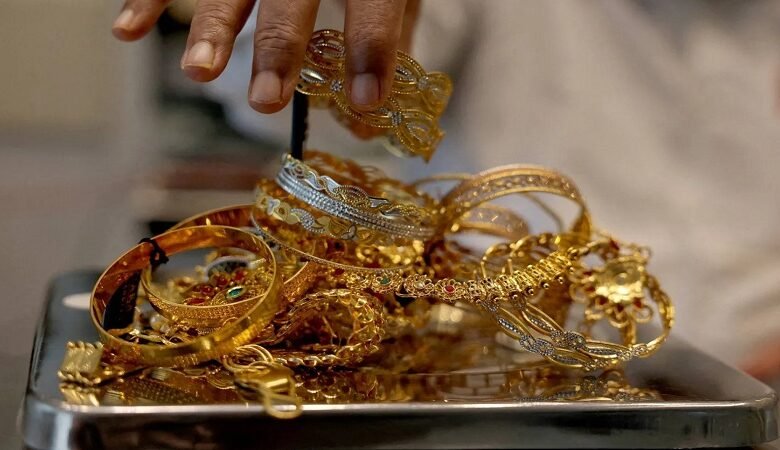 الذهب يتجه لخسارة أسبوعية ثانية مع ارتفاع أسعار الطاقة 1 الذهب يتجه لخسارة أسبوعية ثانية مع ارتفاع أسعار الطاقة