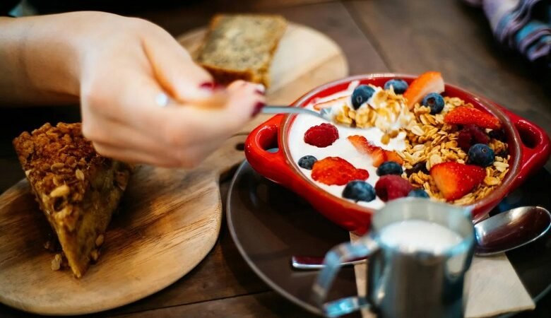 كيف تحصل على أقصى فائدة صحية من وجبة الفطور؟
