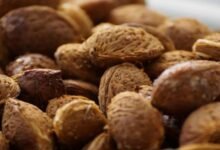 فوائد تناول اللوز بشكل يومي